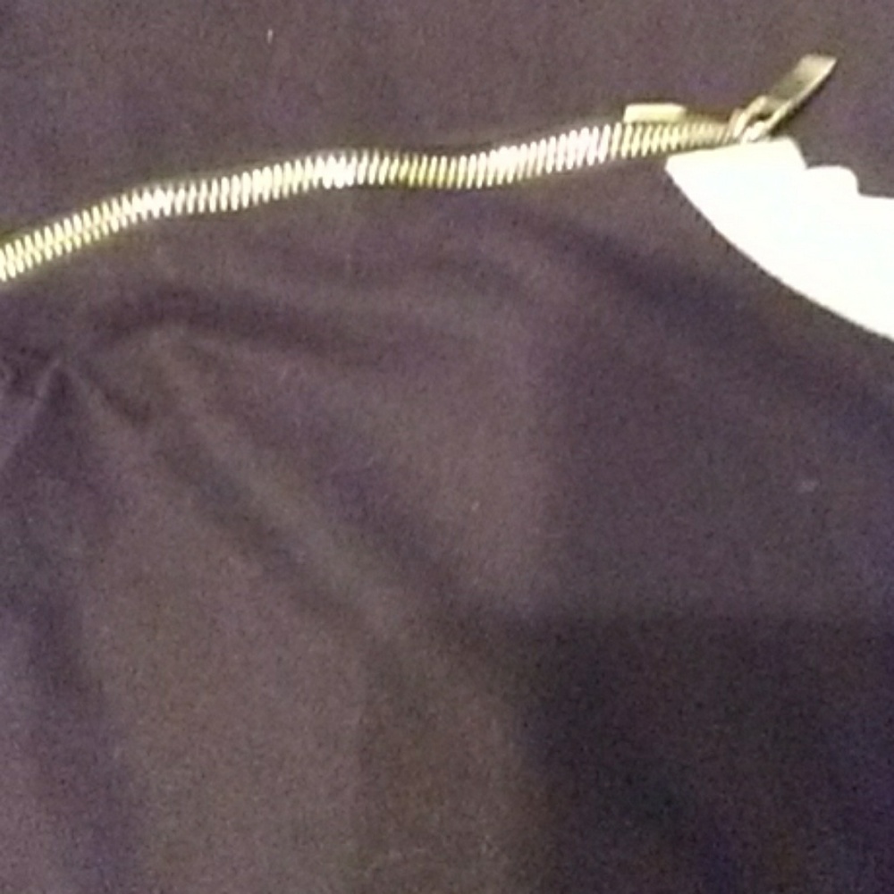 T-Shirt - Picture 4 of 5